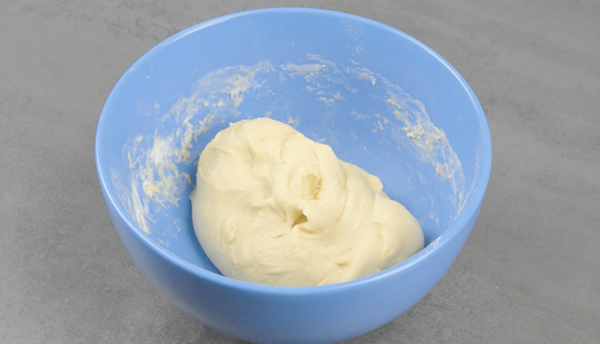mélanger les ingrédients pour la pâte