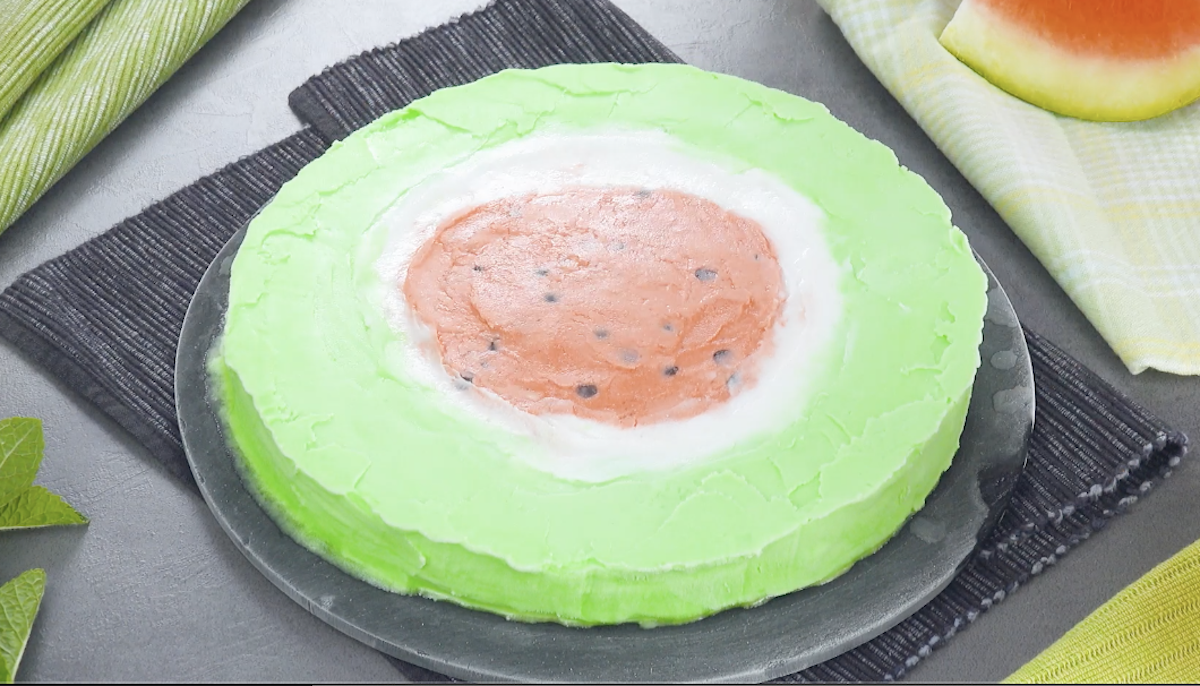 gâteau glacé en forme de pastèque