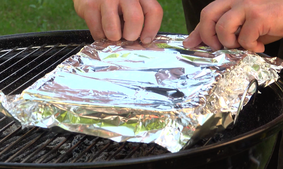 recouvrir la viande de papier aluminium
